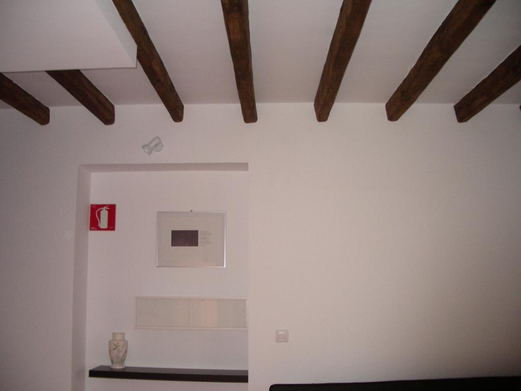 Apartamentos La Fonda Ариньон Номер фото